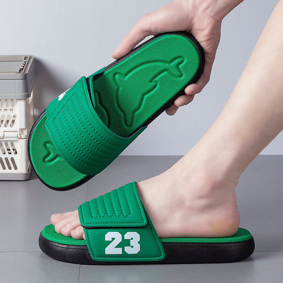 Quicksurf Men's Lucy 23 1.0 Dolphin Slide Sandal