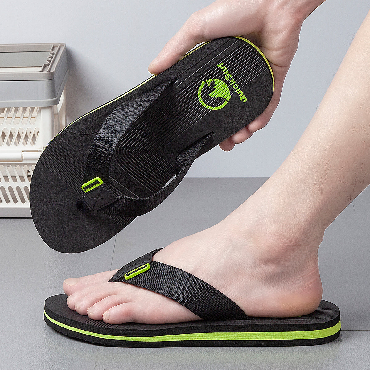 Quicksurf Men's Shadow Grip Flip flop